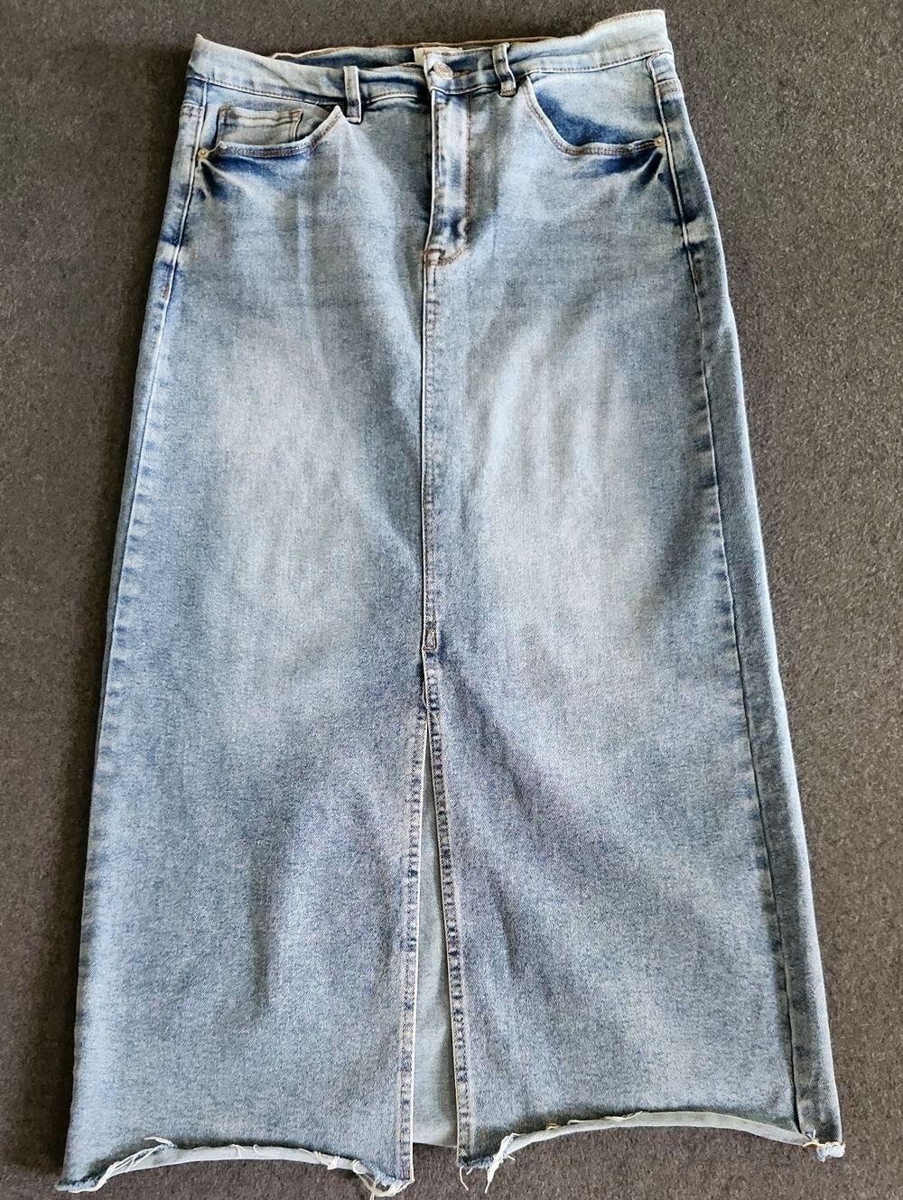 Kensie Jeans Midi Skirt Light Blue Denim Long Center Front Slit Frayed Hem Sze 8